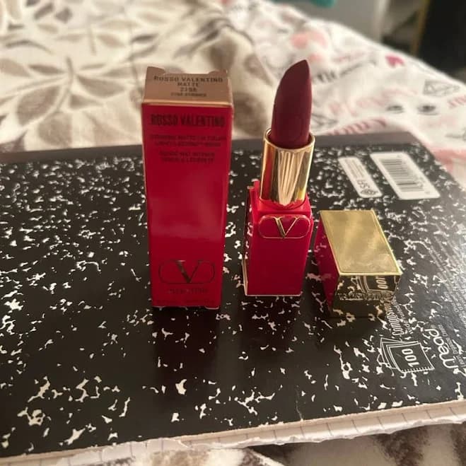Valentino Rosso Valentino Satin Lip Colour 219A Star Studed 0.12oz/3.4g New With - New Beauty