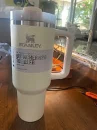 Stanley cup water bottle Quencher H2.0 Tumbler 40oz Cream Ivory