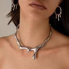 Amazon.com: Gargantilla punk goteante de gota de agua para mujer, cadena gruesa y goteante, collar de metal líquido, collar de hip-hop, collar metálico fresco único Funky Statament Grunge, plata de goteo, Zinc, :