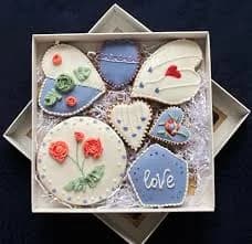 Royal Icing Decorated Cookies Set Sweet Gift Box Cookies Floral Cookies Valentine's Birthday Handmade Honey Biscuits Gift for Any Occasion