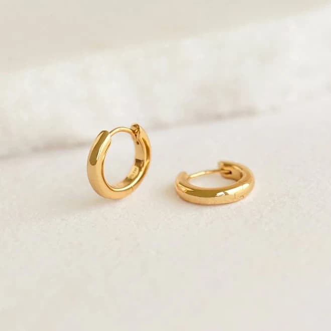 Linjer Chunky Huggie Hoop Earrings