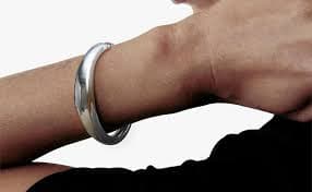 Amazon.com: Elegance 11 designs Brazalete chapado en oro para mujer, brazalete de moda con bisagras, abierto, ancho, grueso, pulsera de oro minimalista irregular, regalo de joyería, Metal, No es una piedra :