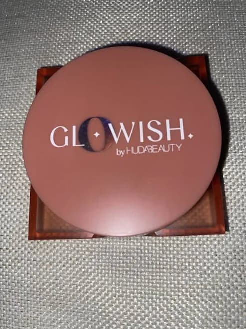 Huda Beauty Glowish Cheeky Vegan Blush Powder