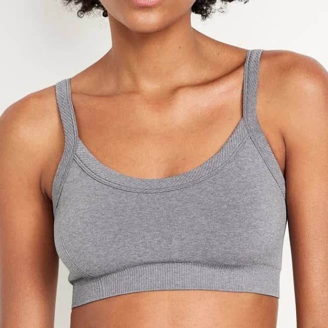 Old Navy Women's Light Support Fluid Seamless Ribbed Sports Bra
