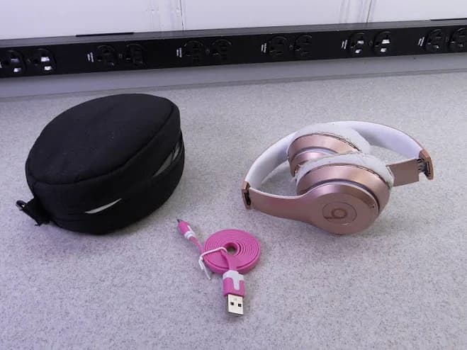 Beats by Dr. Dre Solo3 A1796 Wireless On-Ear Headphones Rose Gold Bluetooth | Double
