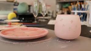 Painting ceramics as a team: creative workshop in Leipzig | konfetti
