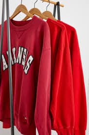 Renovación Urbana Sudadera Colegial Roja Vintage | Urban Outfitters ES