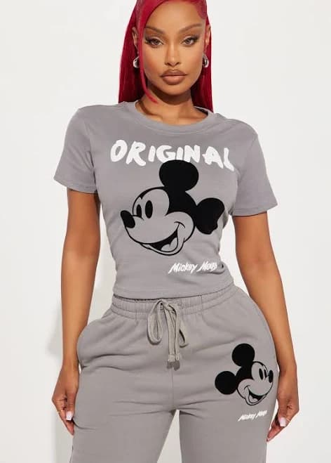 Fashion Nova Short Sleeve Graphic T-Shirt