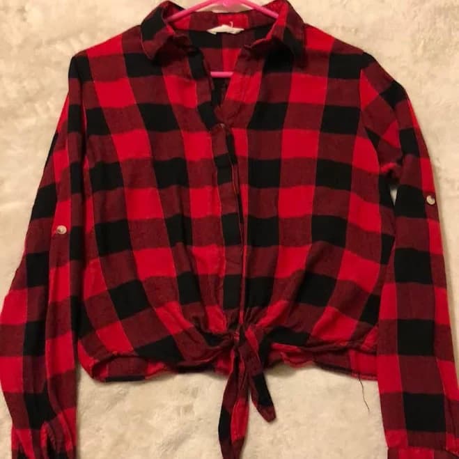 Hollister Tops | Red And Black Cropped And Tied Plaid Flannel | Color: Black/Red | Size: M | Kiaraenxhi's Closet