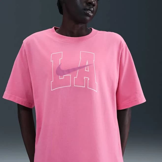Nike Women's Sportswear Essential Graphic T-Shirt