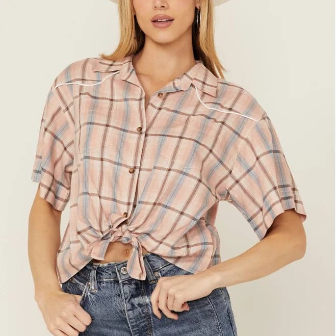 Cumberland Outfitters Women's Plaid Short Sleeve Button-Down Wes