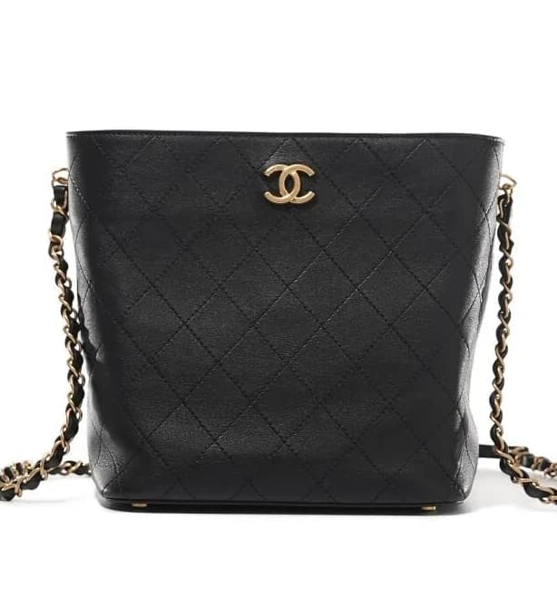 CHANEL Quilted Calfskin Drawstring Bucket Bag with Gold Hardware