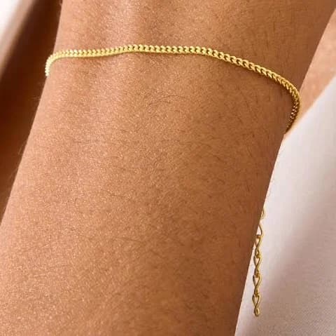 Minimalist Gold Curb Chain Bracelet