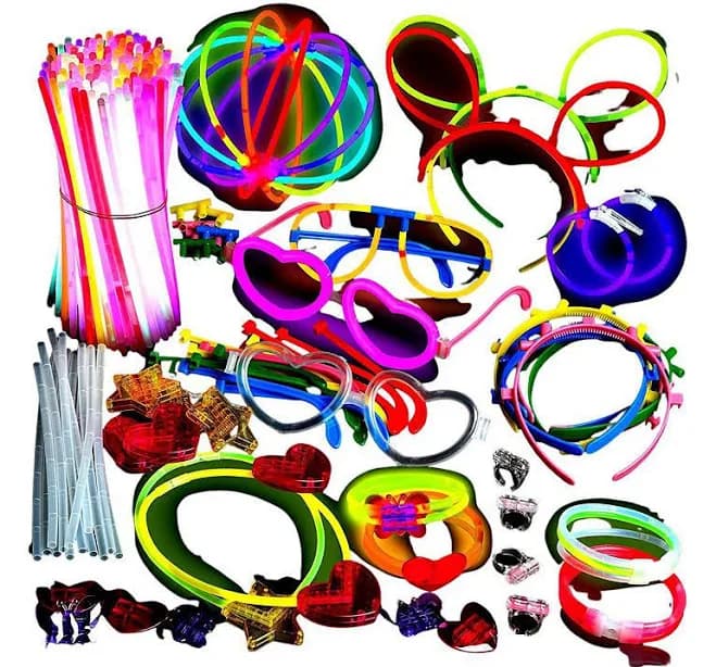 500 Glow Sticks Ultra Bright 8” Mixed Colors 200 Sticks And 300 Accessories