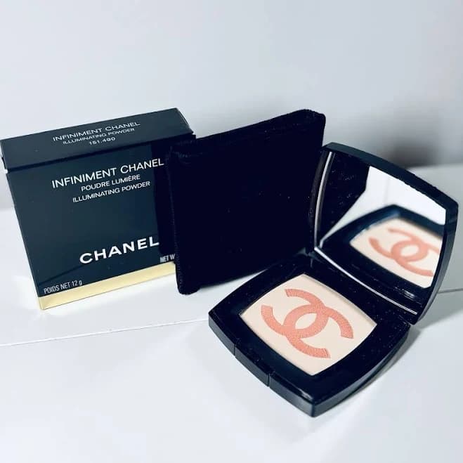 CHANEL Infiniment Poudre Lumiere Face Powder Compact