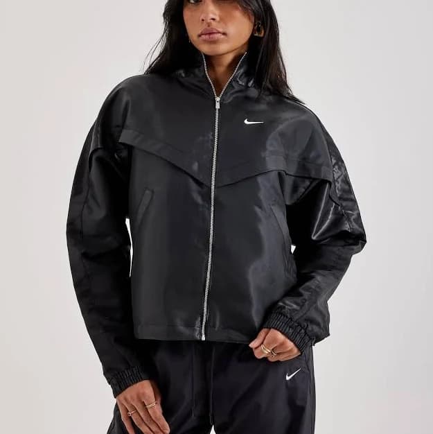 Nike Women's Sportswear Windrunner Shine Jacket