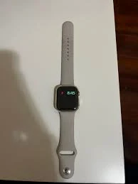 Apple watch se ( rose gold ) 128gb also comes with the display case cover