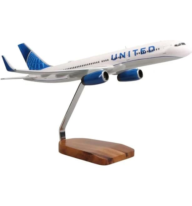 Boeing 757-200 United Mahogany