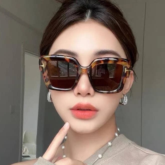 Women's Oversized Square Tortoiseshell Sunglasses