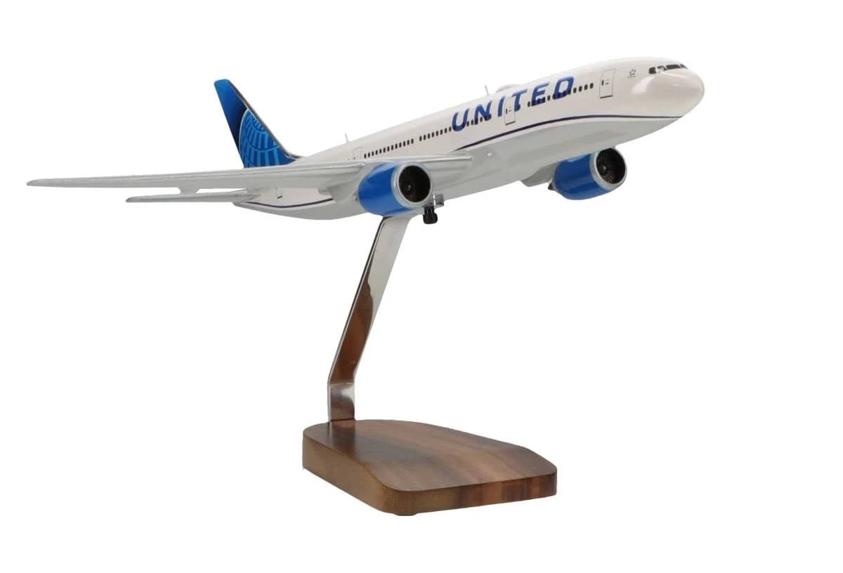 United Airlines Boeing 777-200 Mahogany Model