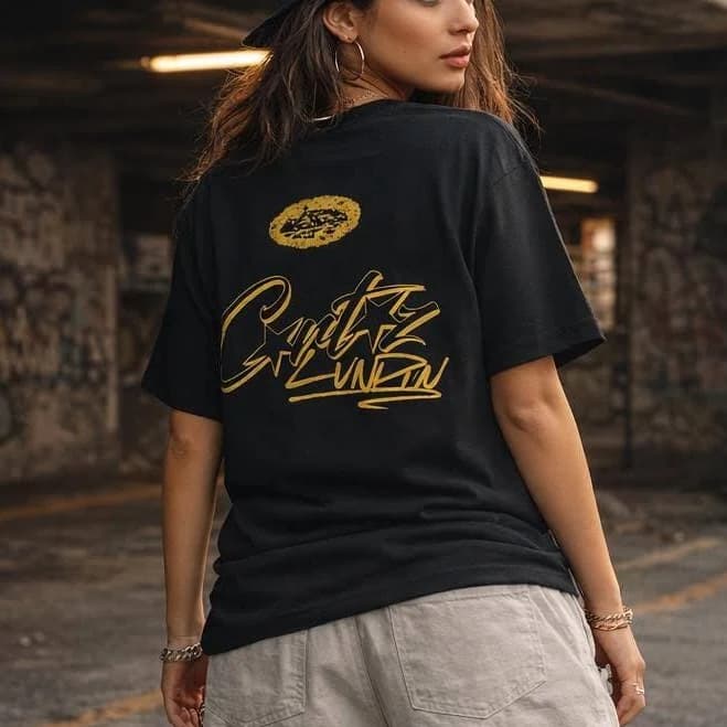Urban Streetwear Cotton Graphic T-Shirt with Gold Logo