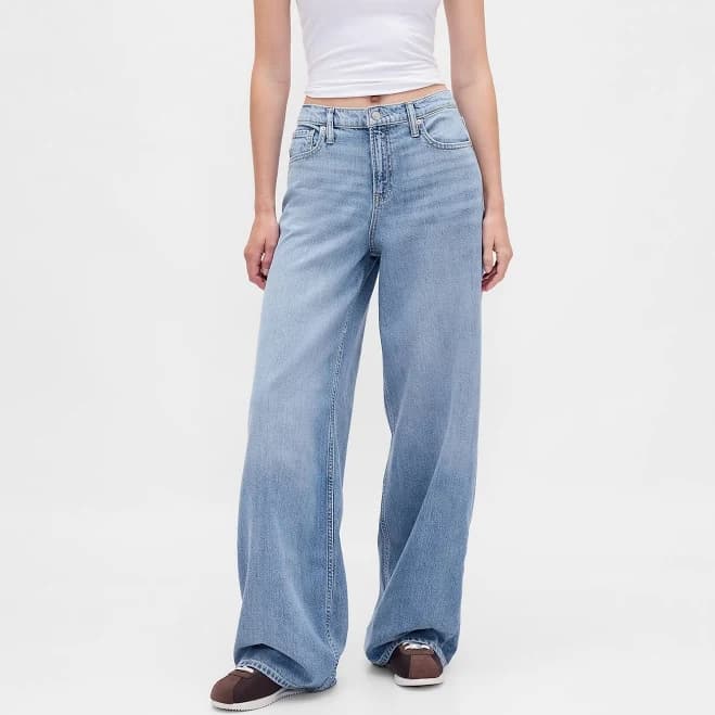 Gap Women's Mid Rise Ultrasoft Baggy Jeans