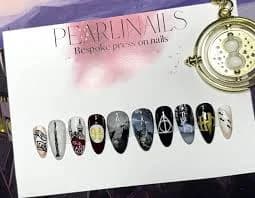 Harry Potter inspired press on nails-harry potter gifts-Gryffindor-Hufflepuff-Slytherin-Ravenclaw-deathly hallows-custom nails