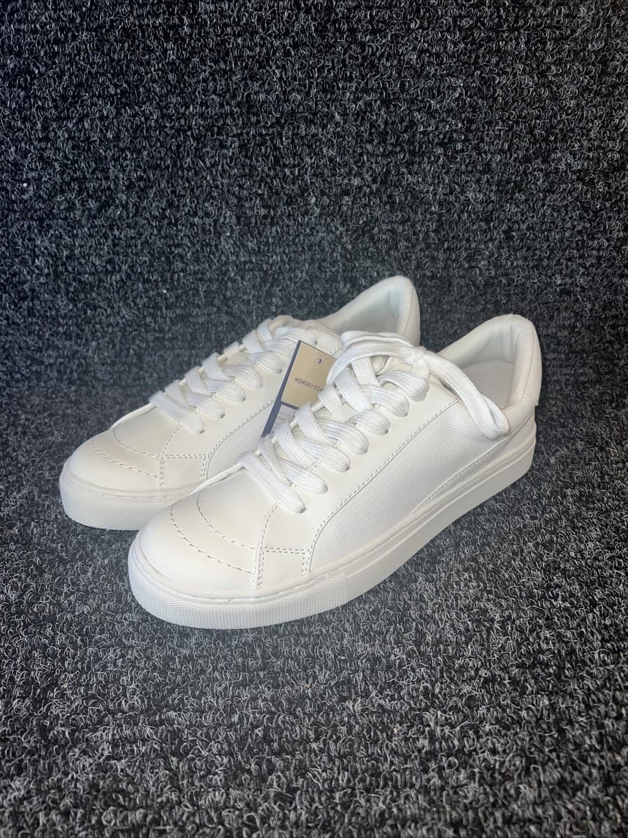 Universal Thread White/Britton Lace-Up Sneakers Women's Size 10 See Description | eBay