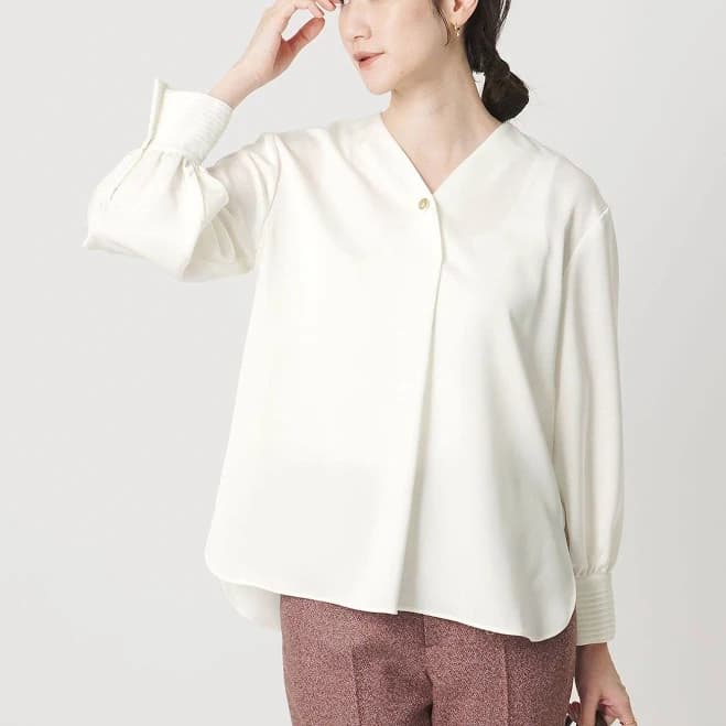 United Arrows Women's Washable Satin V-Neck Blouse