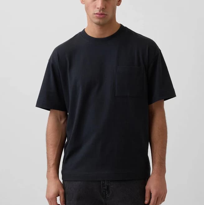 Gap Men's Oversized Pocket T-Shirt