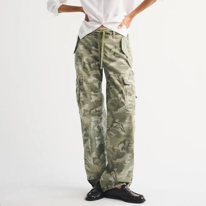 Abercrombie & Fitch Women's Low Rise Ultra Loose Cargo Pants