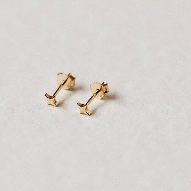 14K Gold Sparkle Star Stud Earrings