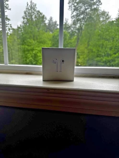 Apple Airpods Wireless Headphones (white)