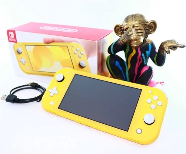 Nintendo Switch Lite Various Colors & 4rank To Choose Console 【 Region