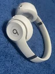 Beats by Dr. Dre Solo3 On-Ear Wireless Headphones - White