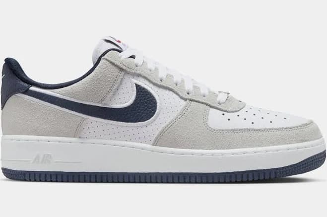 Nike Men's Air Force 1'07 Lifestyle Shoes