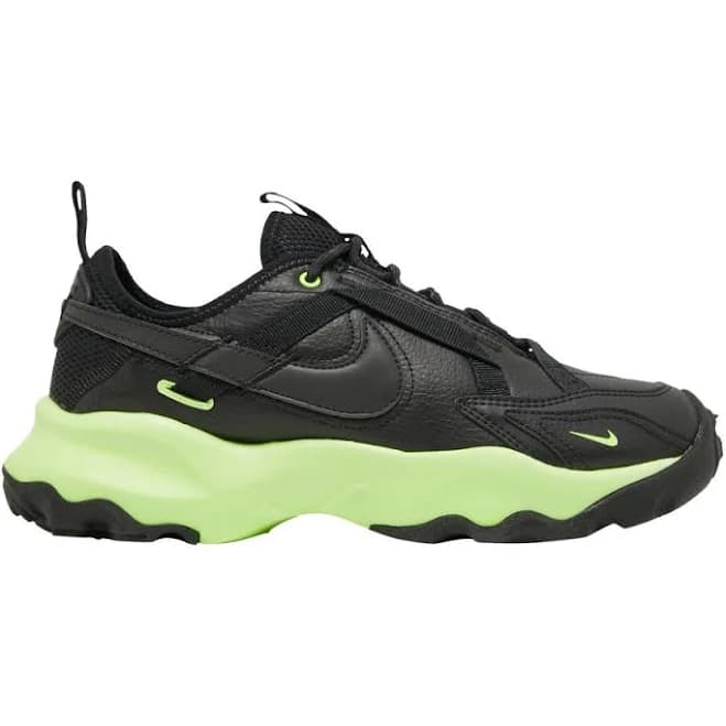 Nike Women's TC 7900 Sneakers