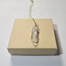 Elegant Gold Wire-Wrapped Quartz Stone Healing Crystal Pendant Necklace