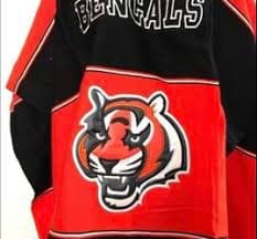 Cincinnati Bengals Poncho for Sale in Los Angeles, CA - OfferUp