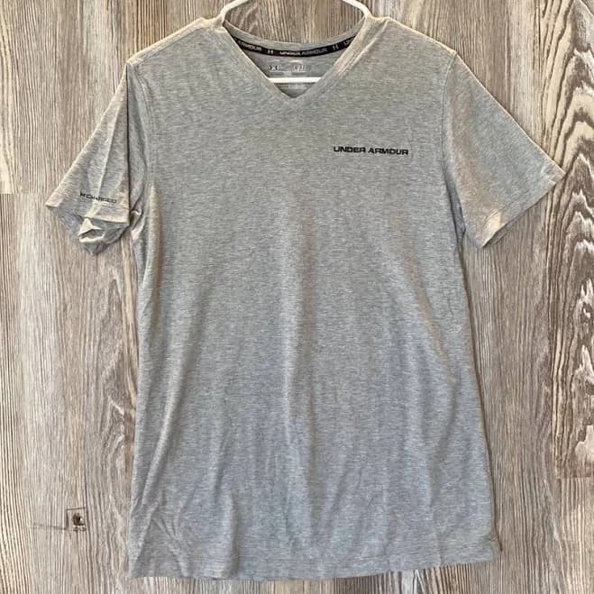 Under Armour Men's Charged Cotton V-Neck T-Shirt