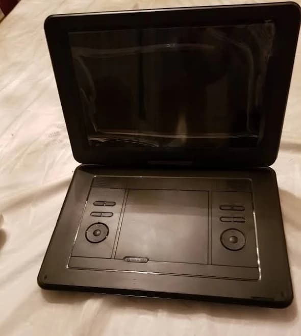 Yoton YD155 Portable DVD Player