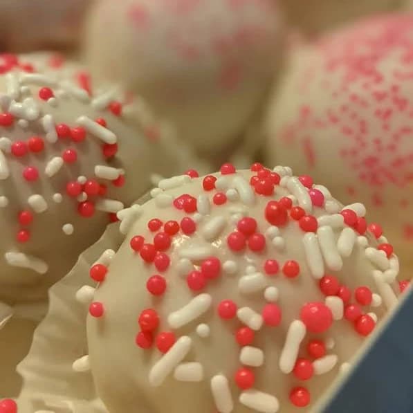 STRAWBERRY 12 Cake Balls
