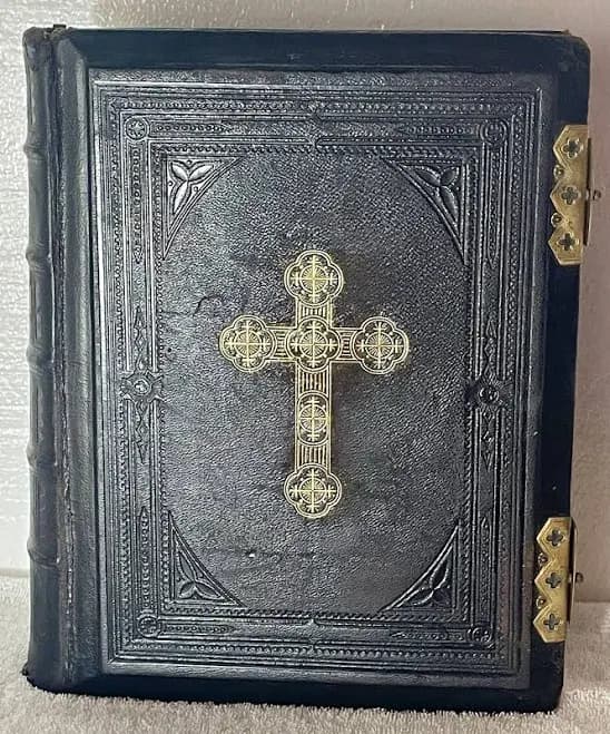 Lrg Antique Holy Bible Gold Gilt Leaf Embossed Leather Brass Enclosure
