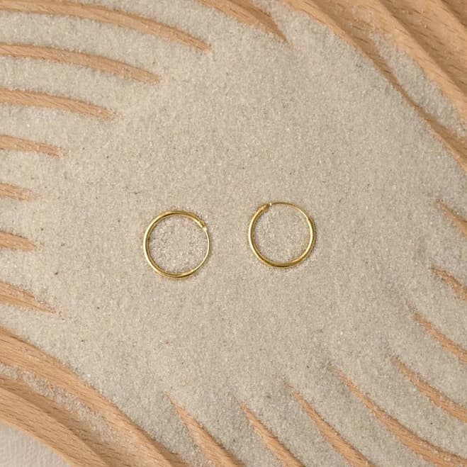 Caitlyn Minimalist 18K Gold Hoop Earrings