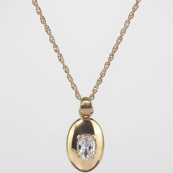 18K Gold Oval Pendant Necklace