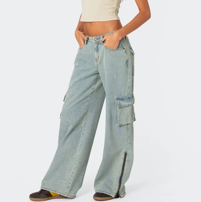 Edikted Women's Andi Low-Rise Baggy Cargo Jeans