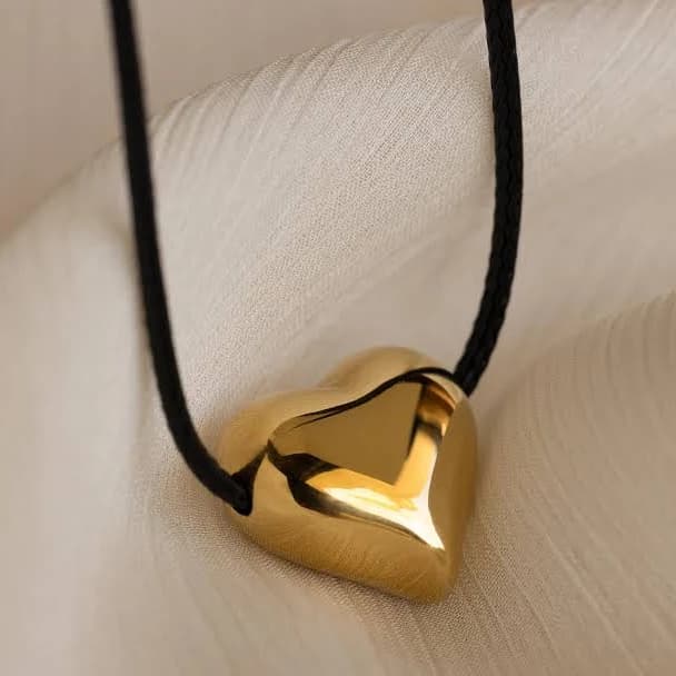 Caitlyn Minimalist Y2k Chunky Heart Pendant Cord Necklace