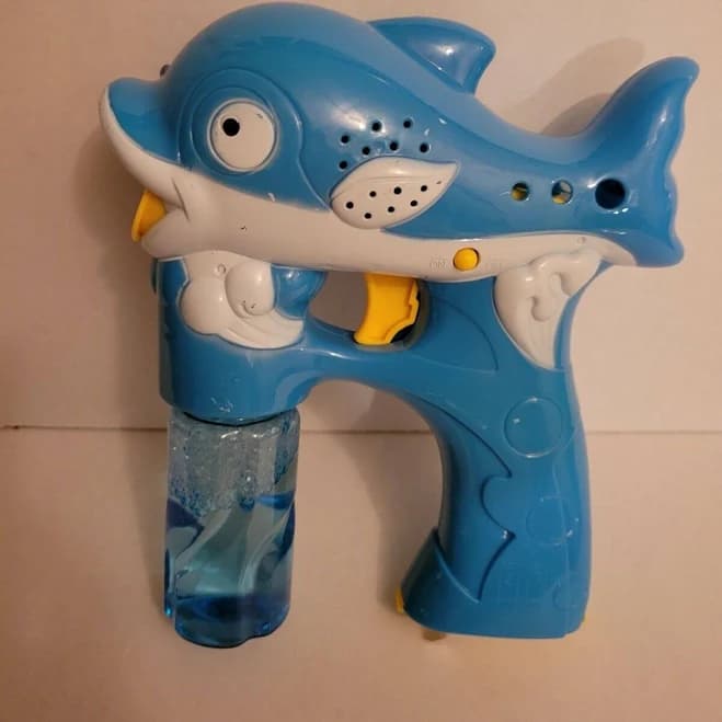 Fun Central R381 LED Light Up Bubble Gun