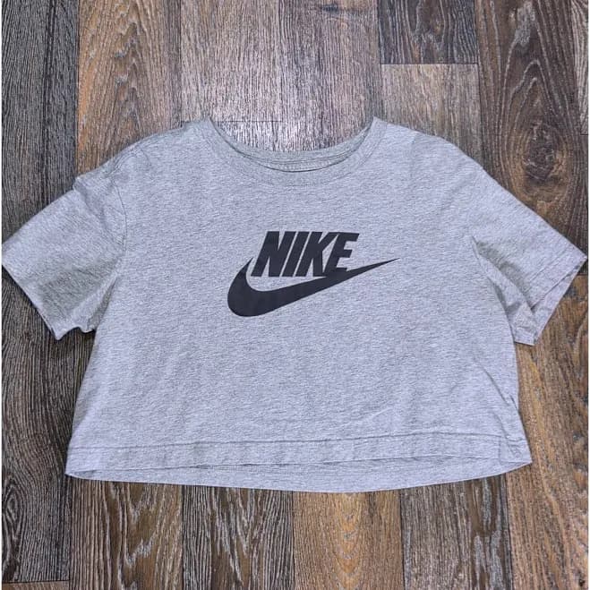 Nike Sportswear Essential Cropped T-shirt Heather Gray Black Logo
