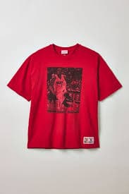 Mitchell & Ness NBA Dwayne Wade Graphic Tee | Urban Outfitters